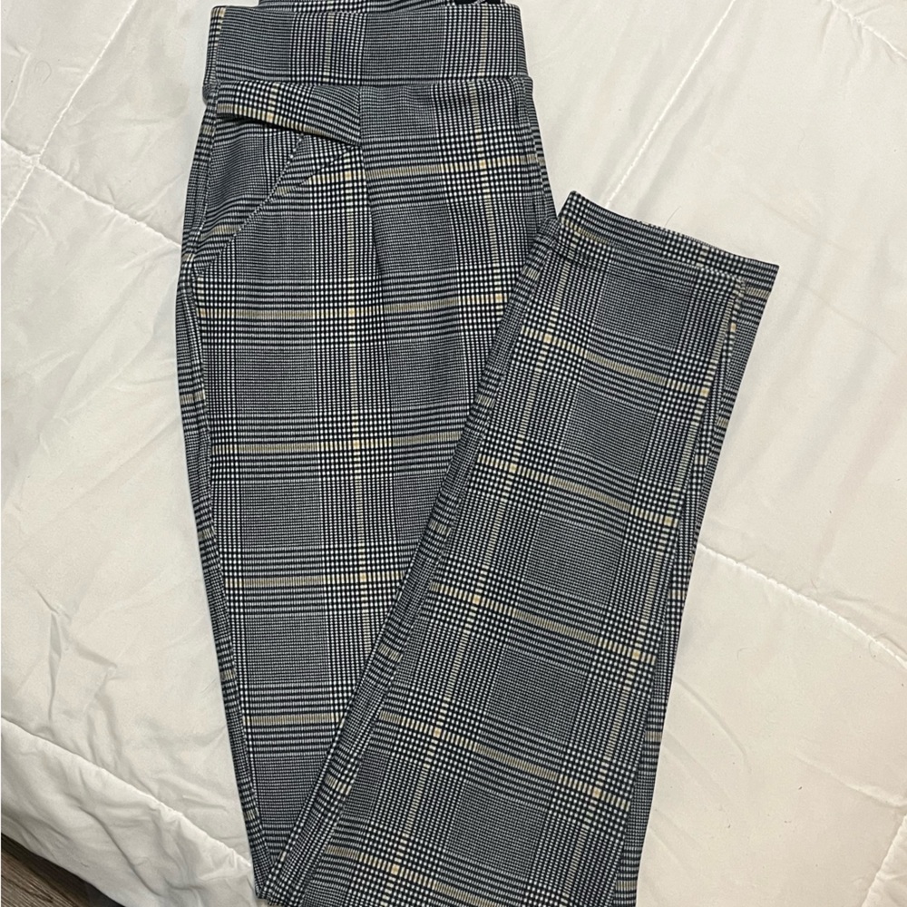 Great Condition 
No Visible Damage 
Large 
Plaid